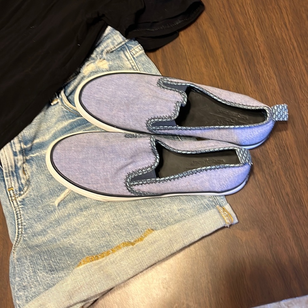 Blue Sperry slide on shoes. Size 8.5, great condition!